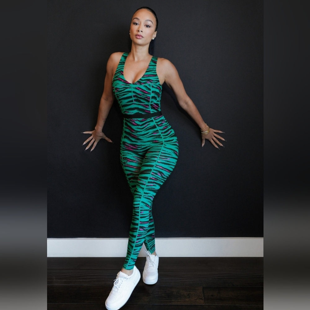 Fabletics Motion365+ Onesie Xl Nwt Roar/ Black - image 5